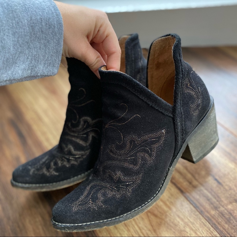 Western Booties- Circle G western brand. Velvet material
